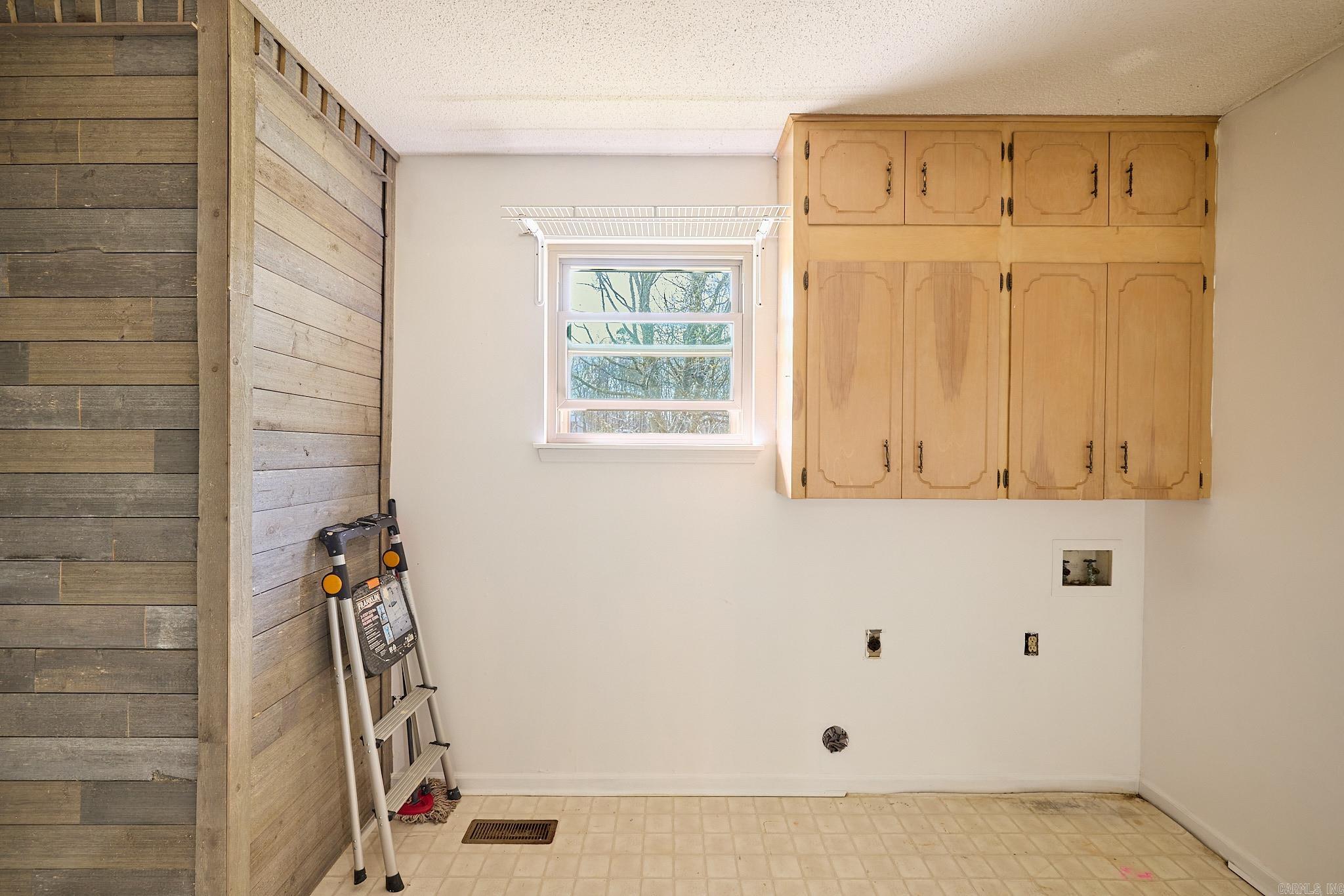 2413 Kruse Loop