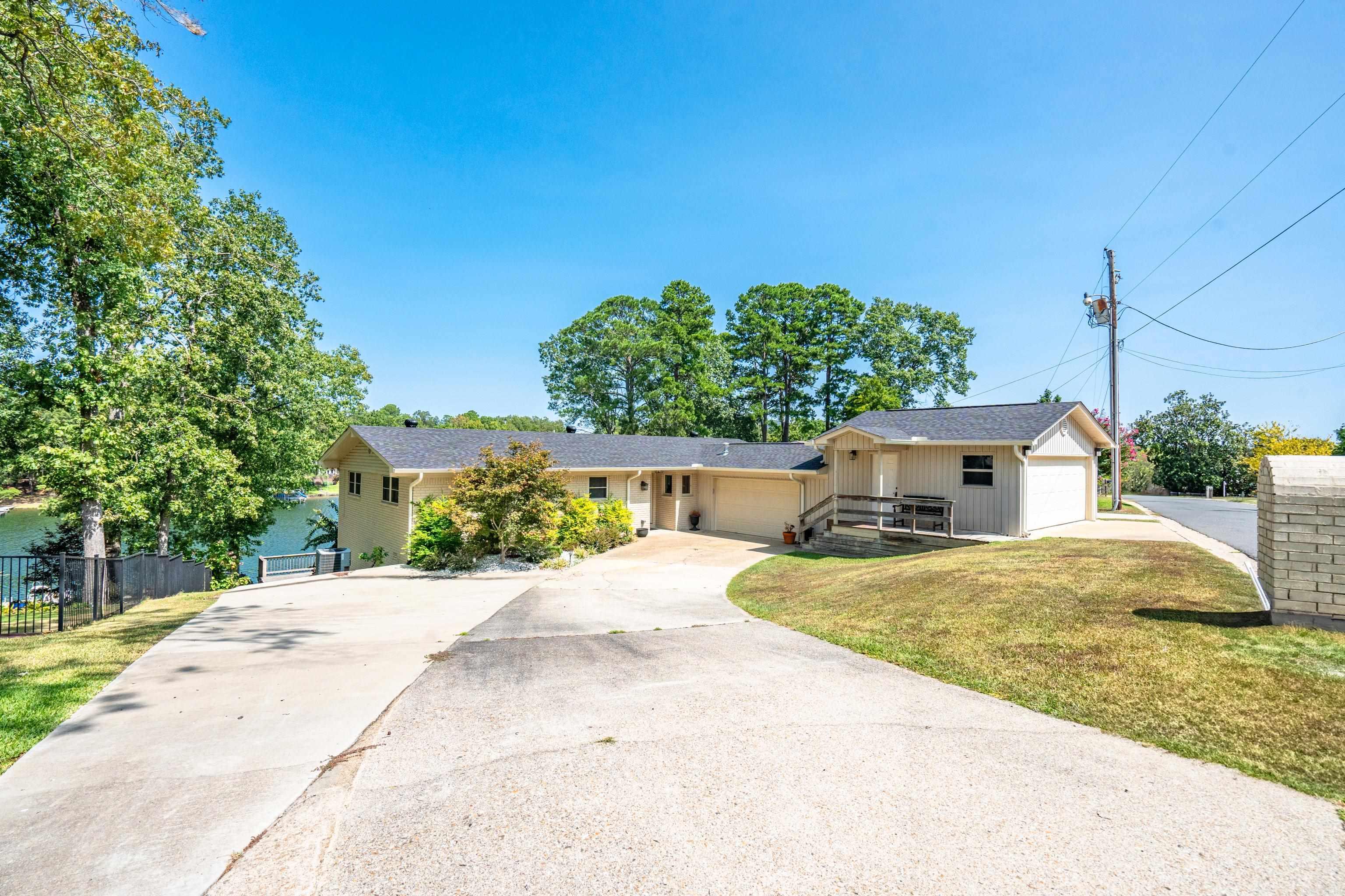 401 Phadral Point
