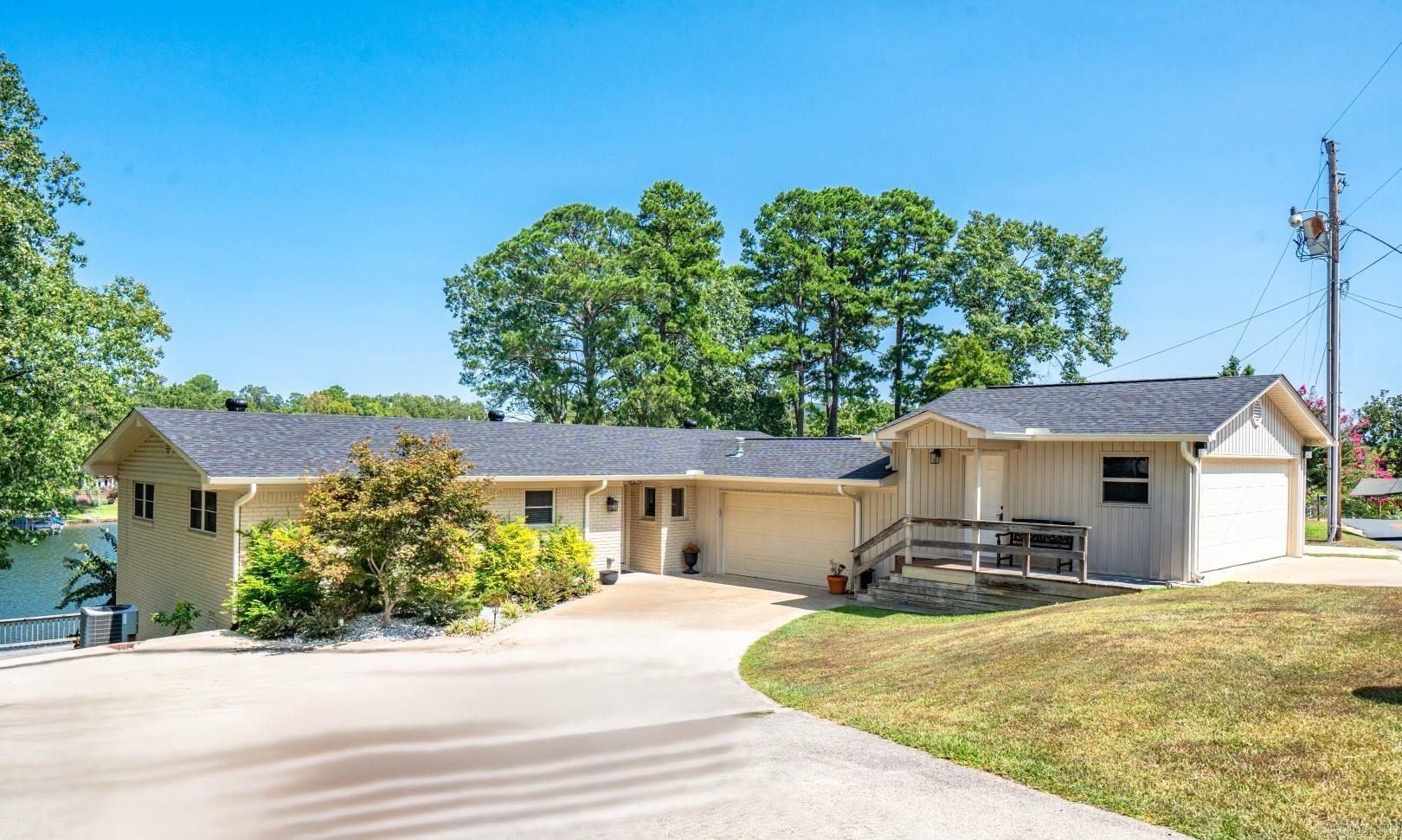 401 Phadral Point