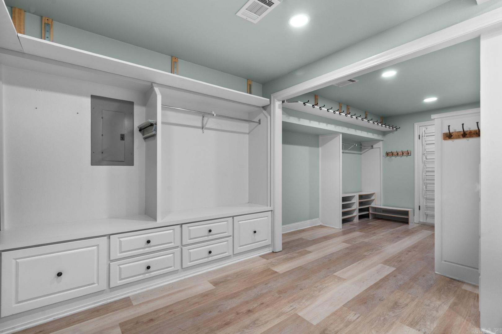 401 Phadral Point