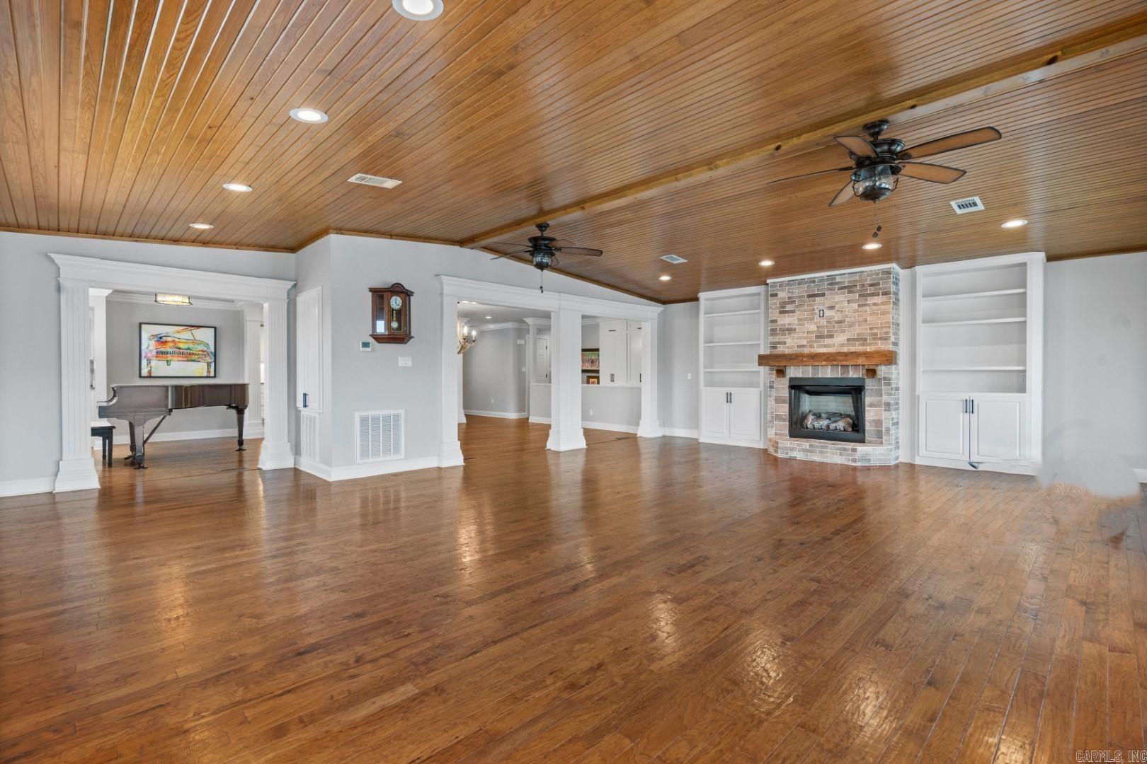 401 Phadral Point