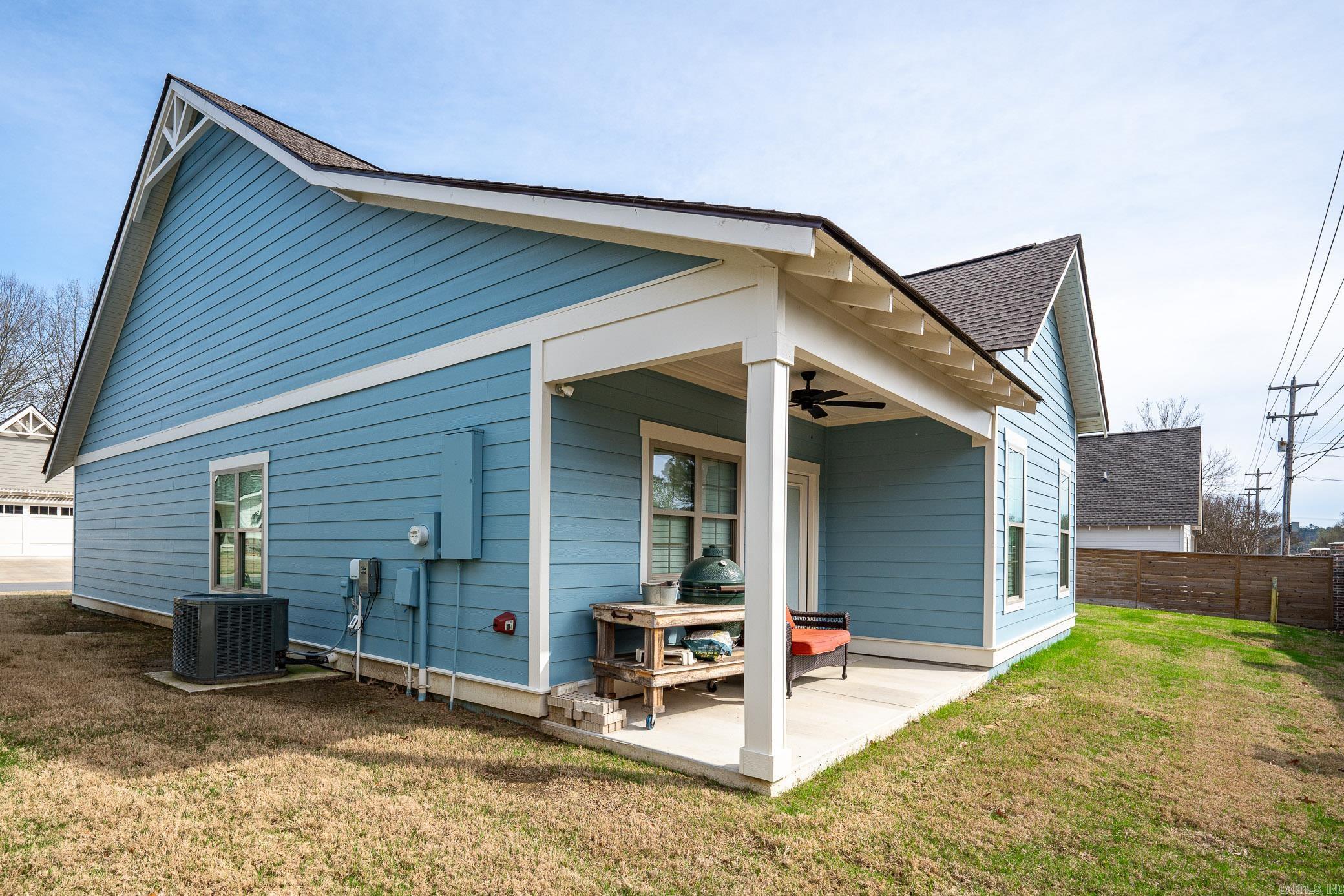 965 Woodland Cove Drive