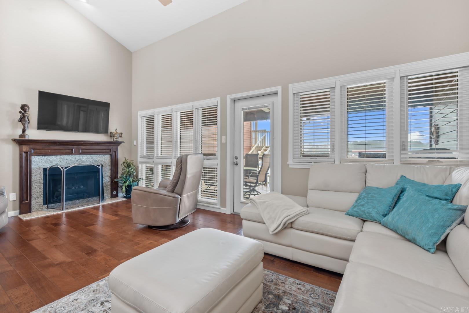 142 Lake Hamilton Dr Unit: 303