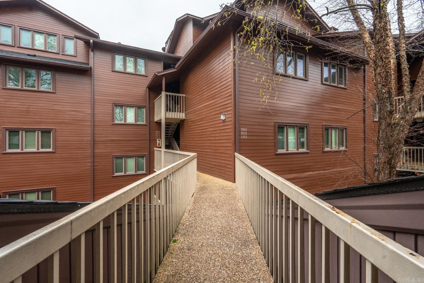 142 Lake Hamilton Dr Unit: 303