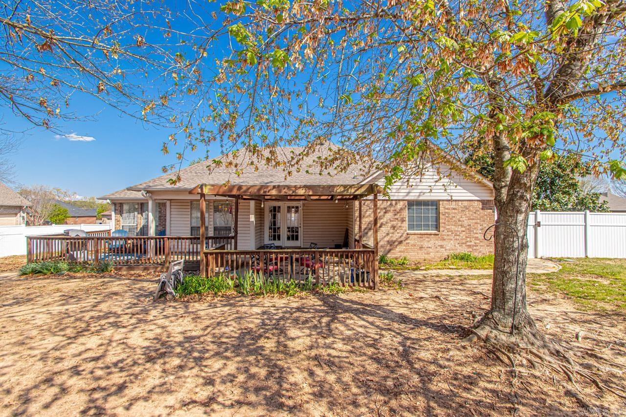 405 Wedgewood Point
