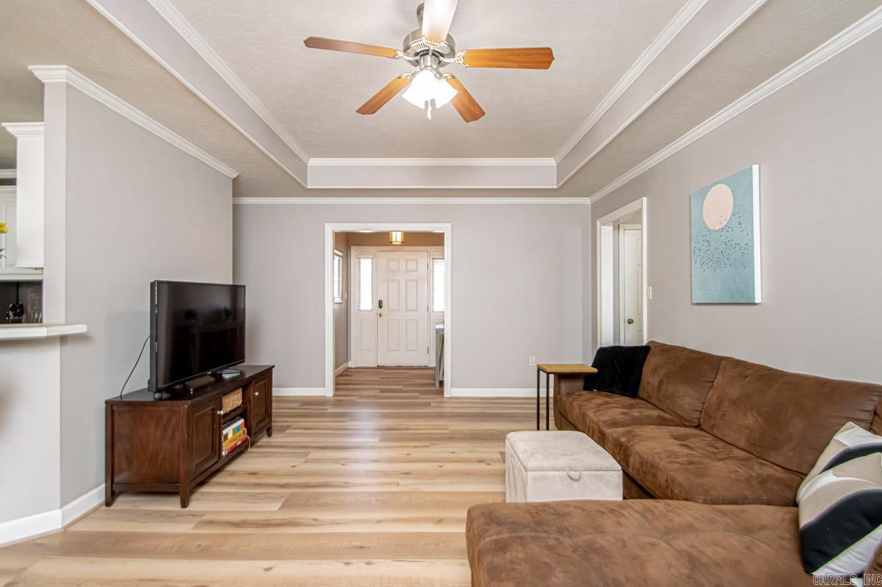405 Wedgewood Point