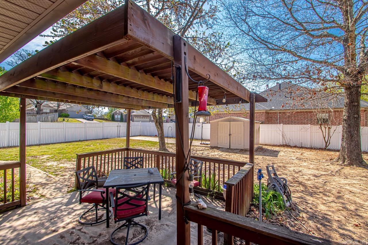 405 Wedgewood Point