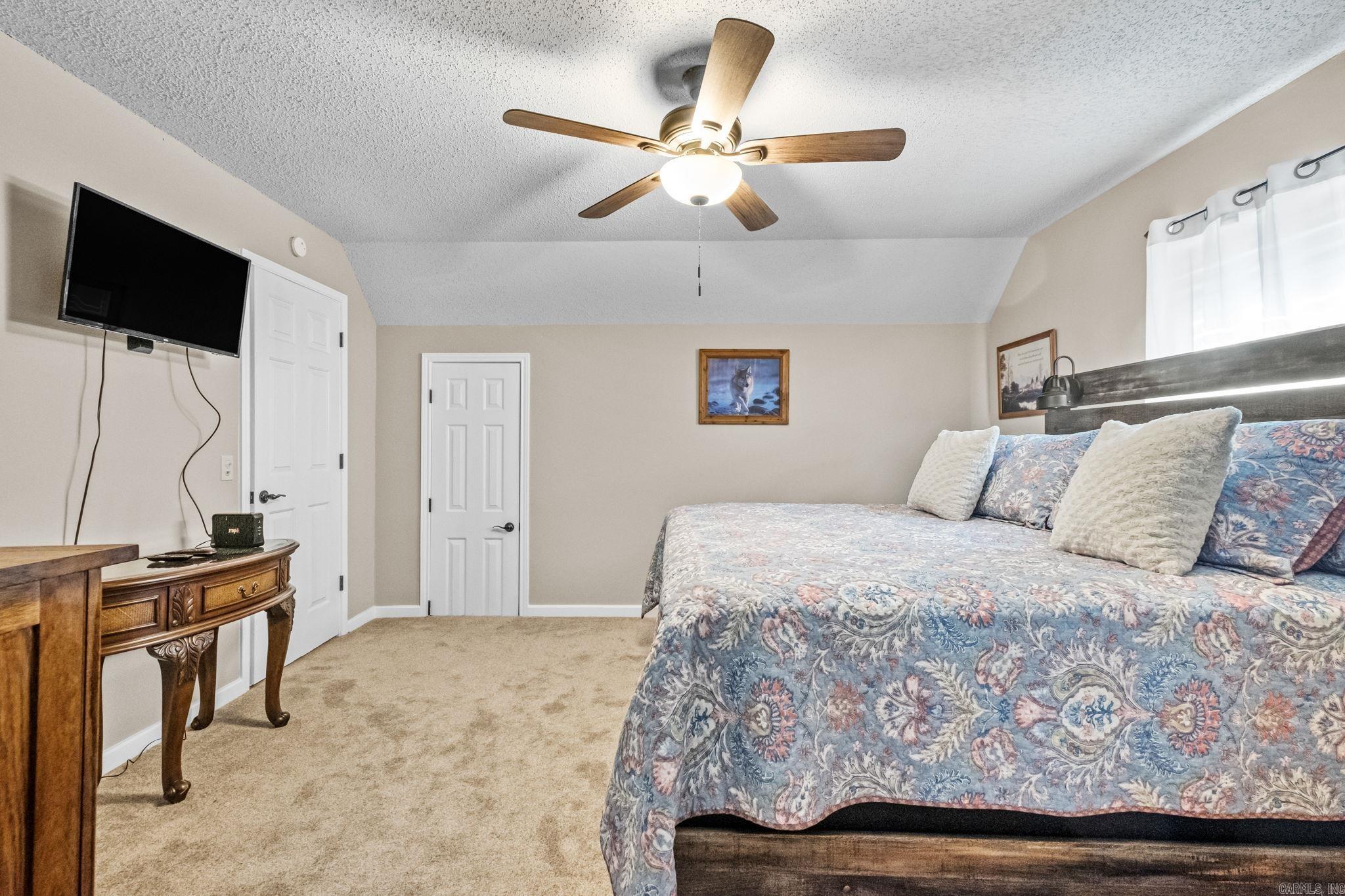 556 Kingwood Circle