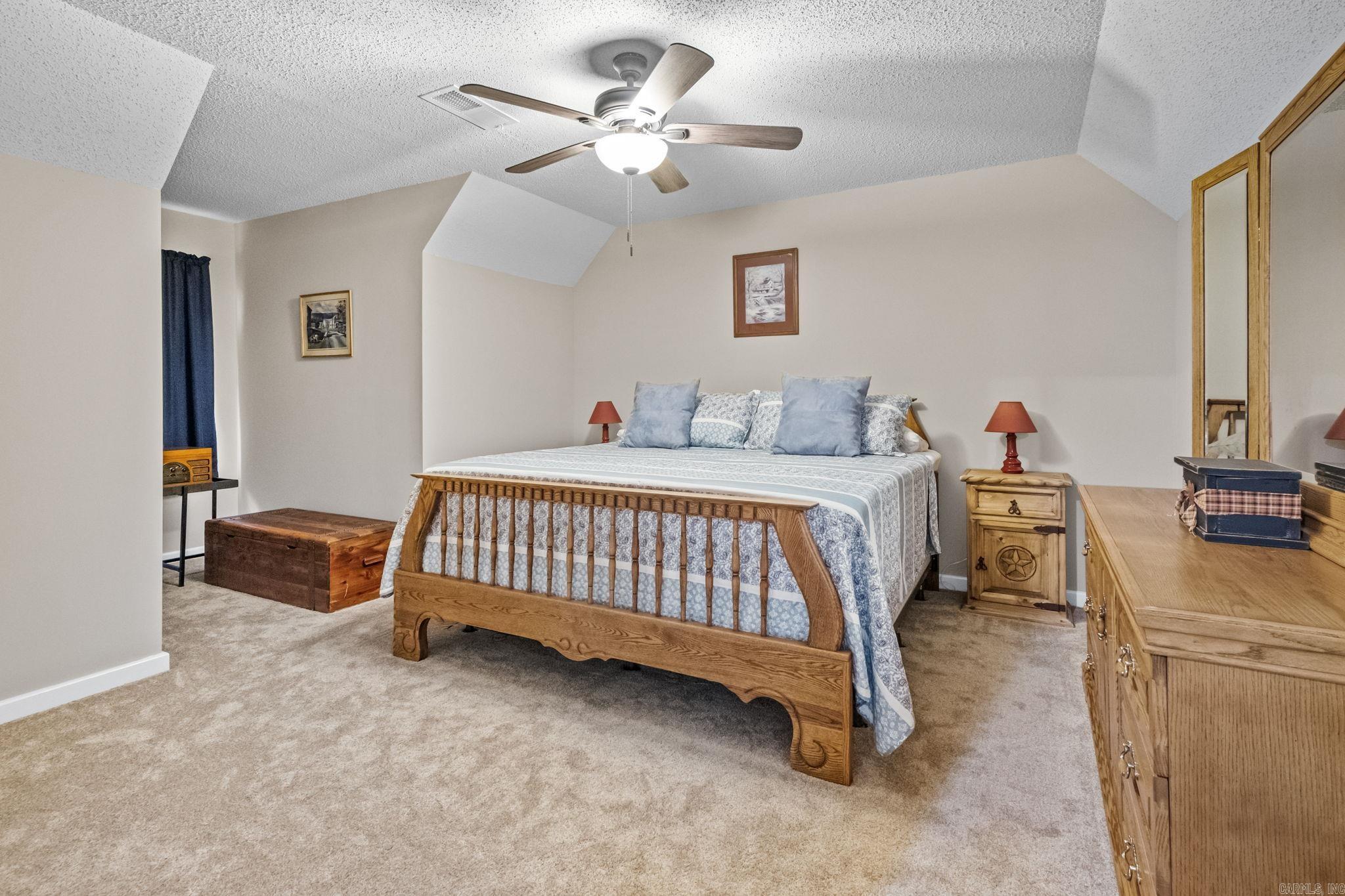 556 Kingwood Circle