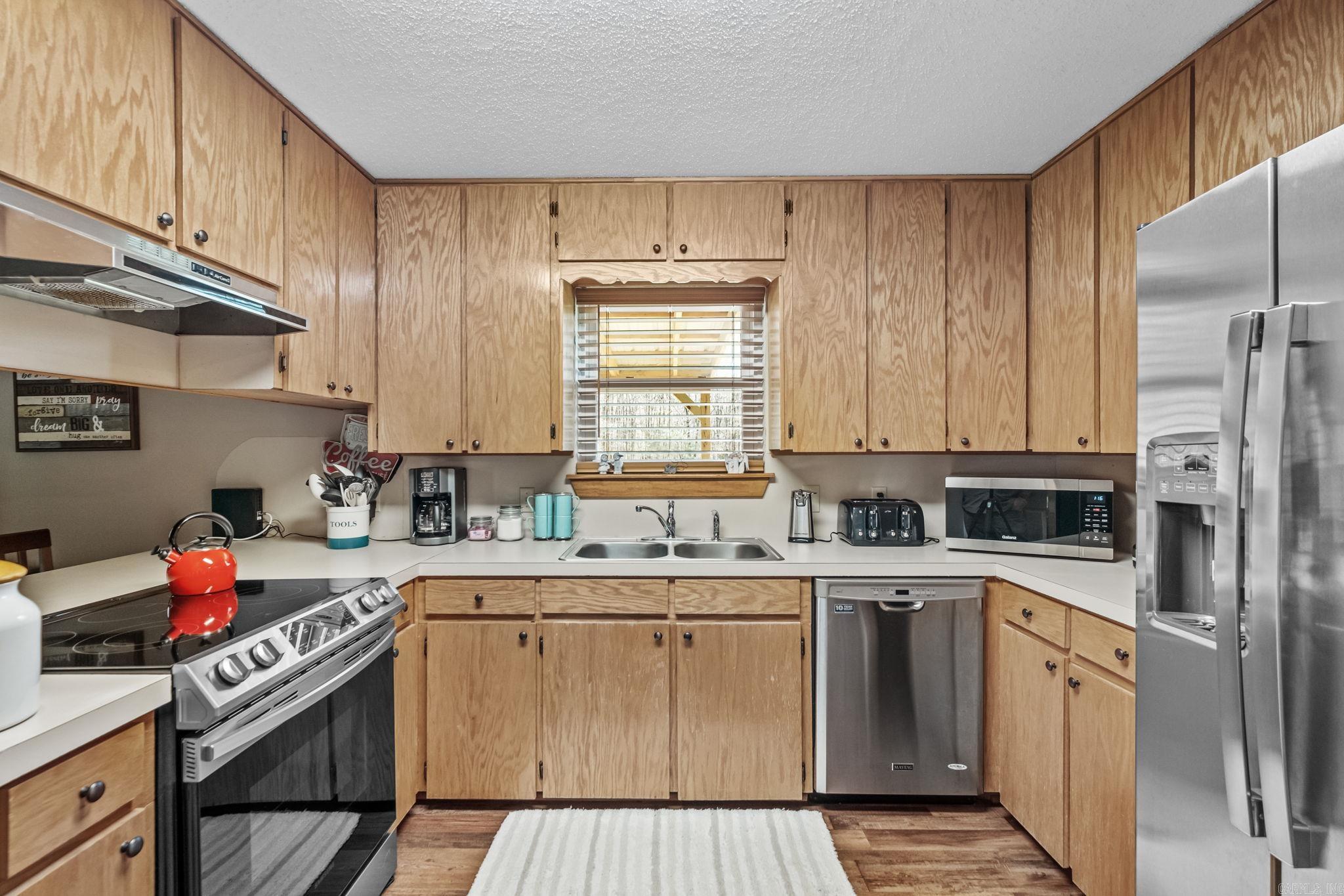 556 Kingwood Circle