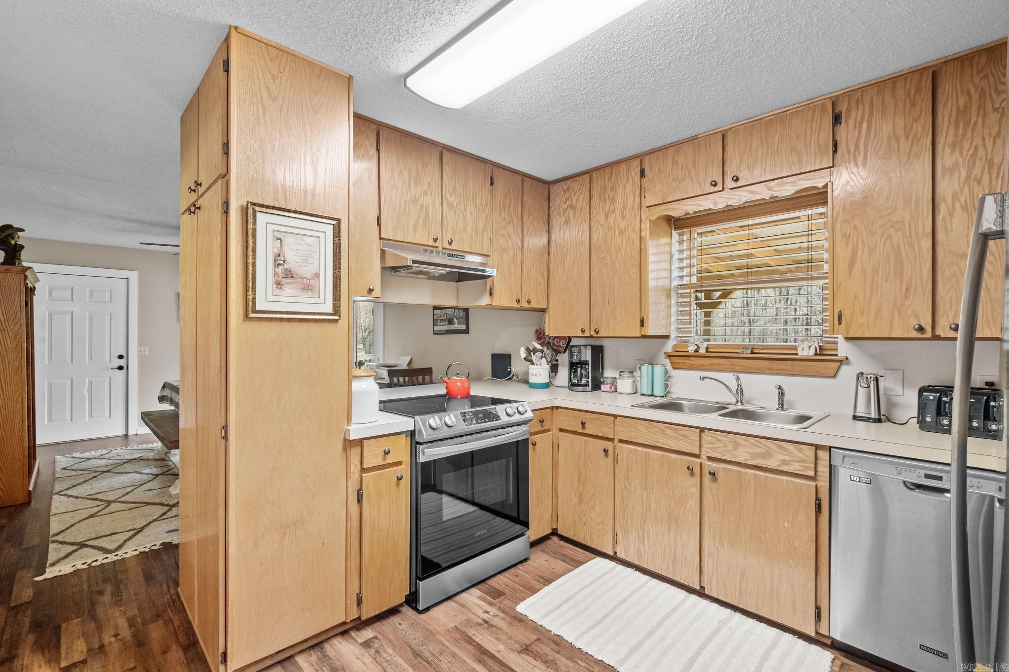 556 Kingwood Circle