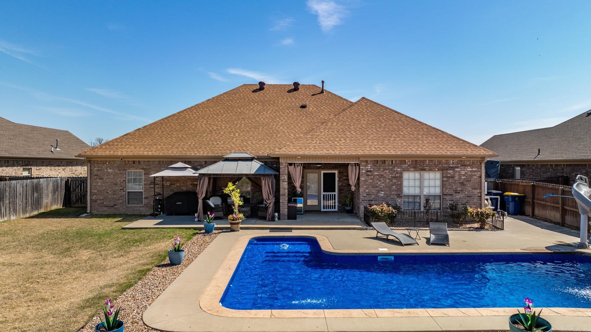 2406 Lakewood Circle