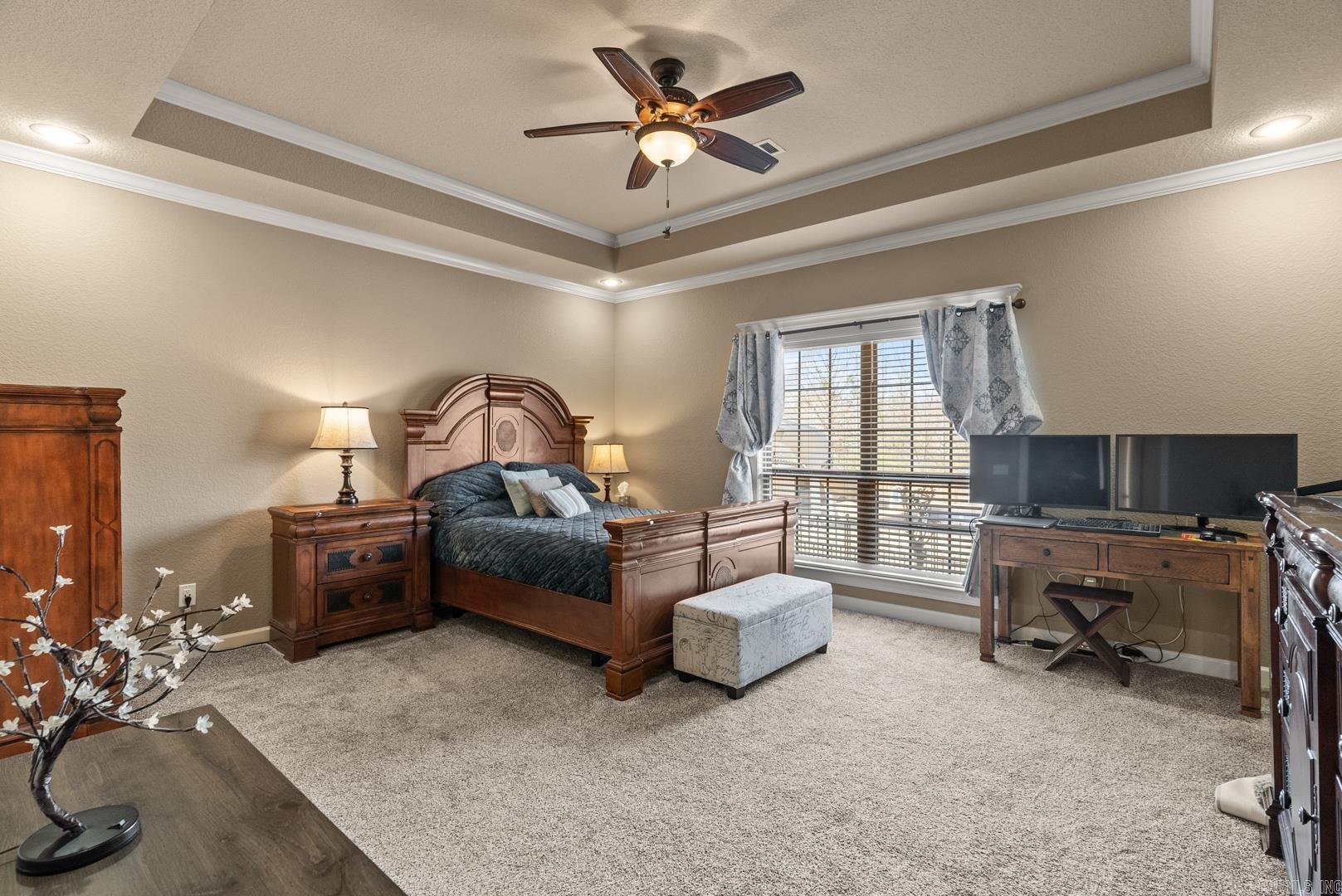 2406 Lakewood Circle