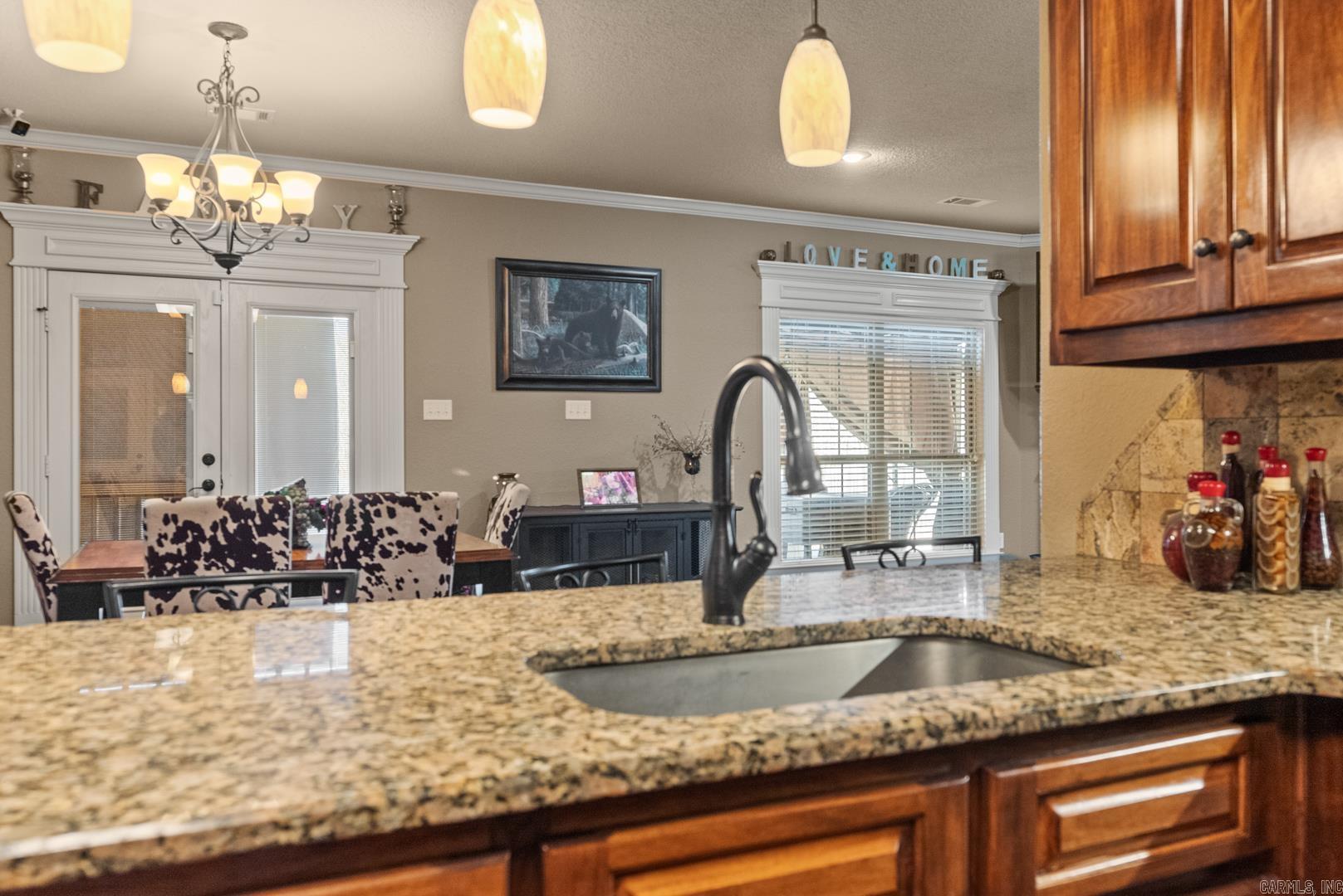 2406 Lakewood Circle