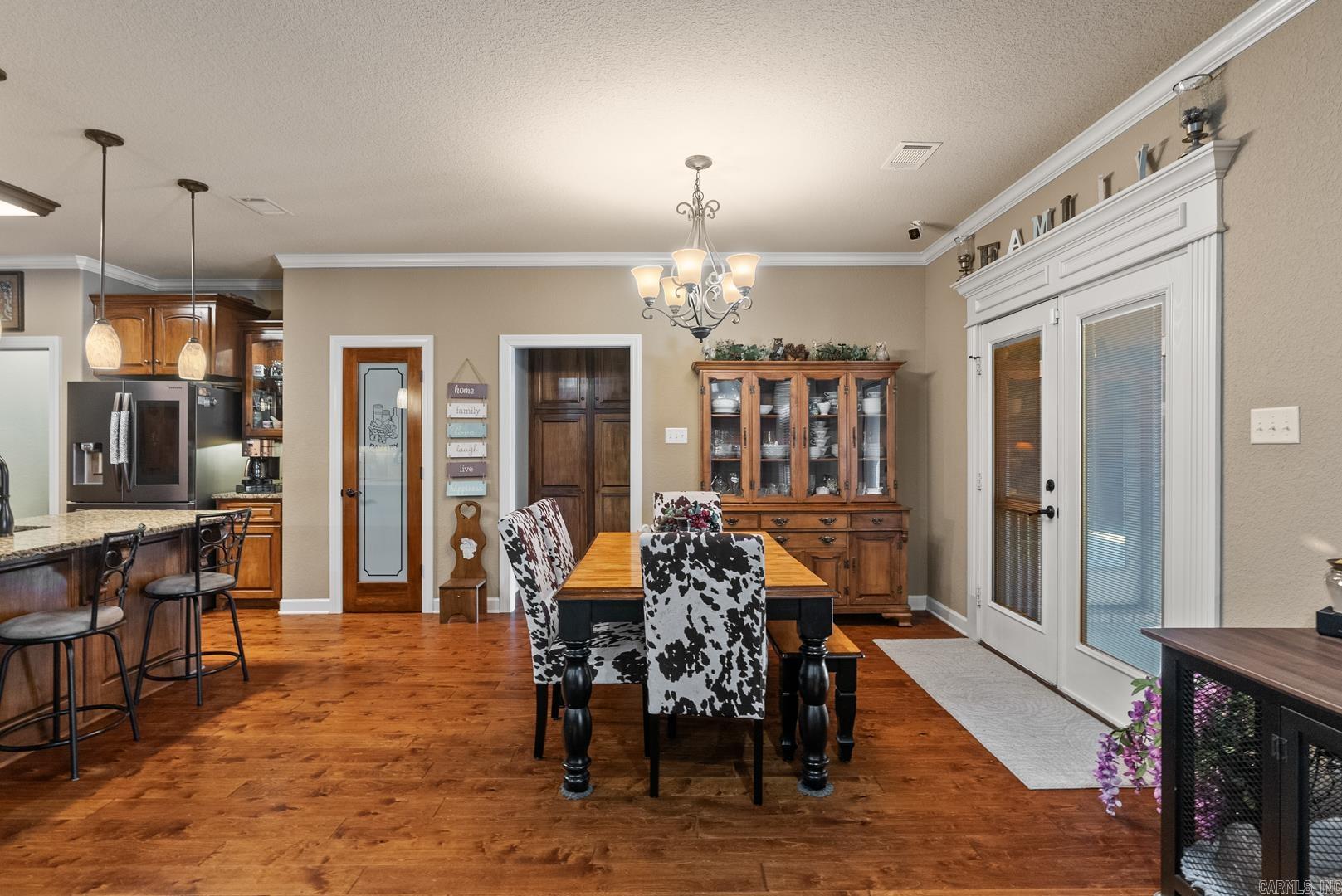 2406 Lakewood Circle