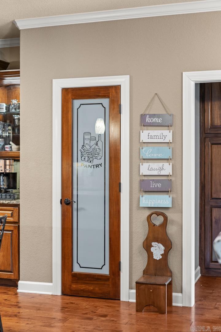 2406 Lakewood Circle