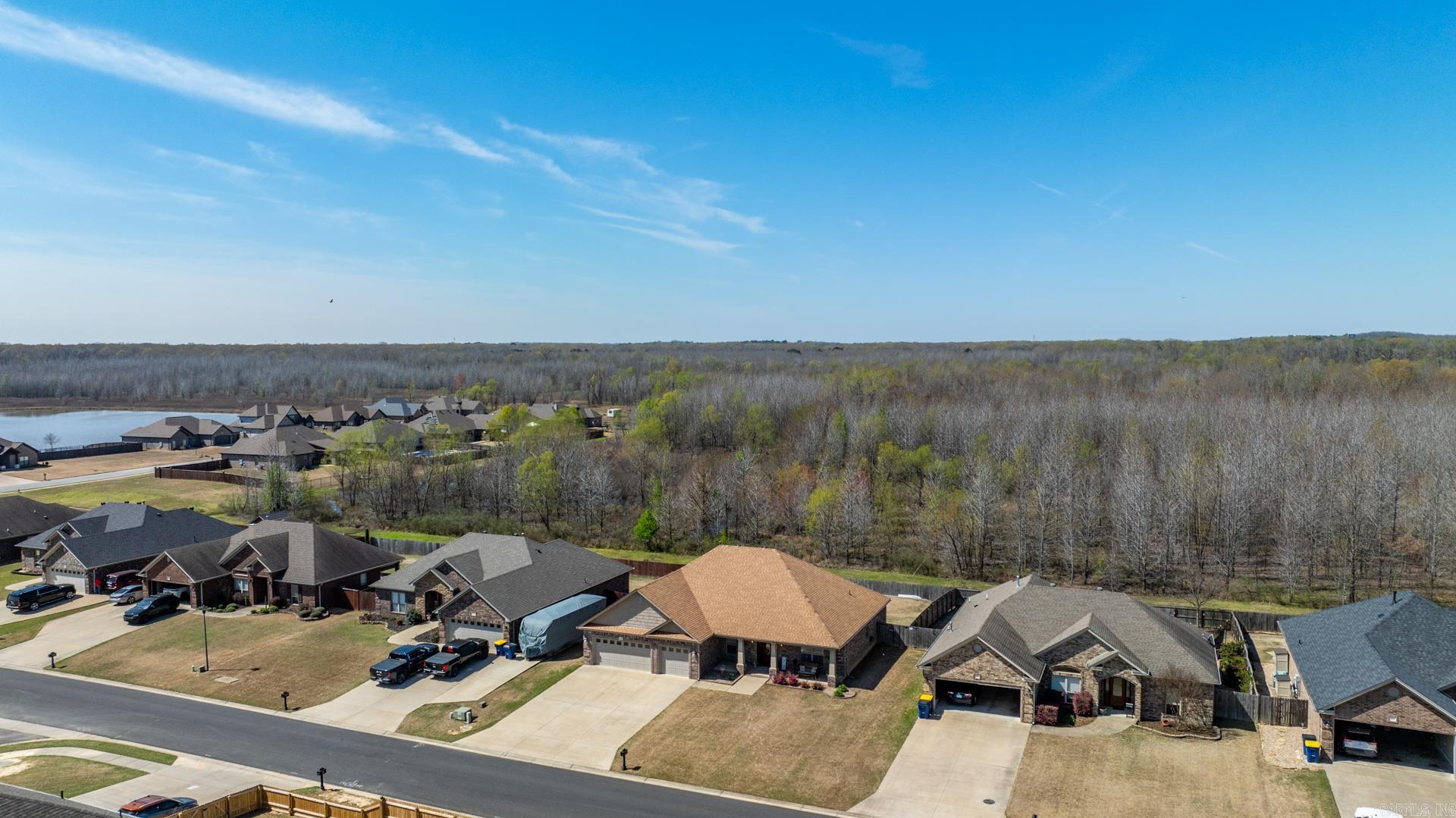 2406 Lakewood Circle