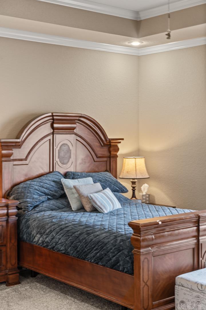 2406 Lakewood Circle