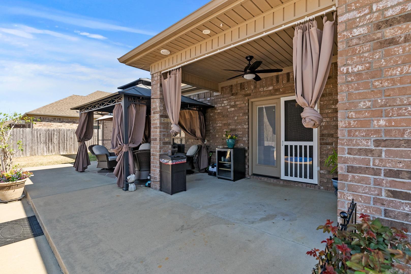 2406 Lakewood Circle