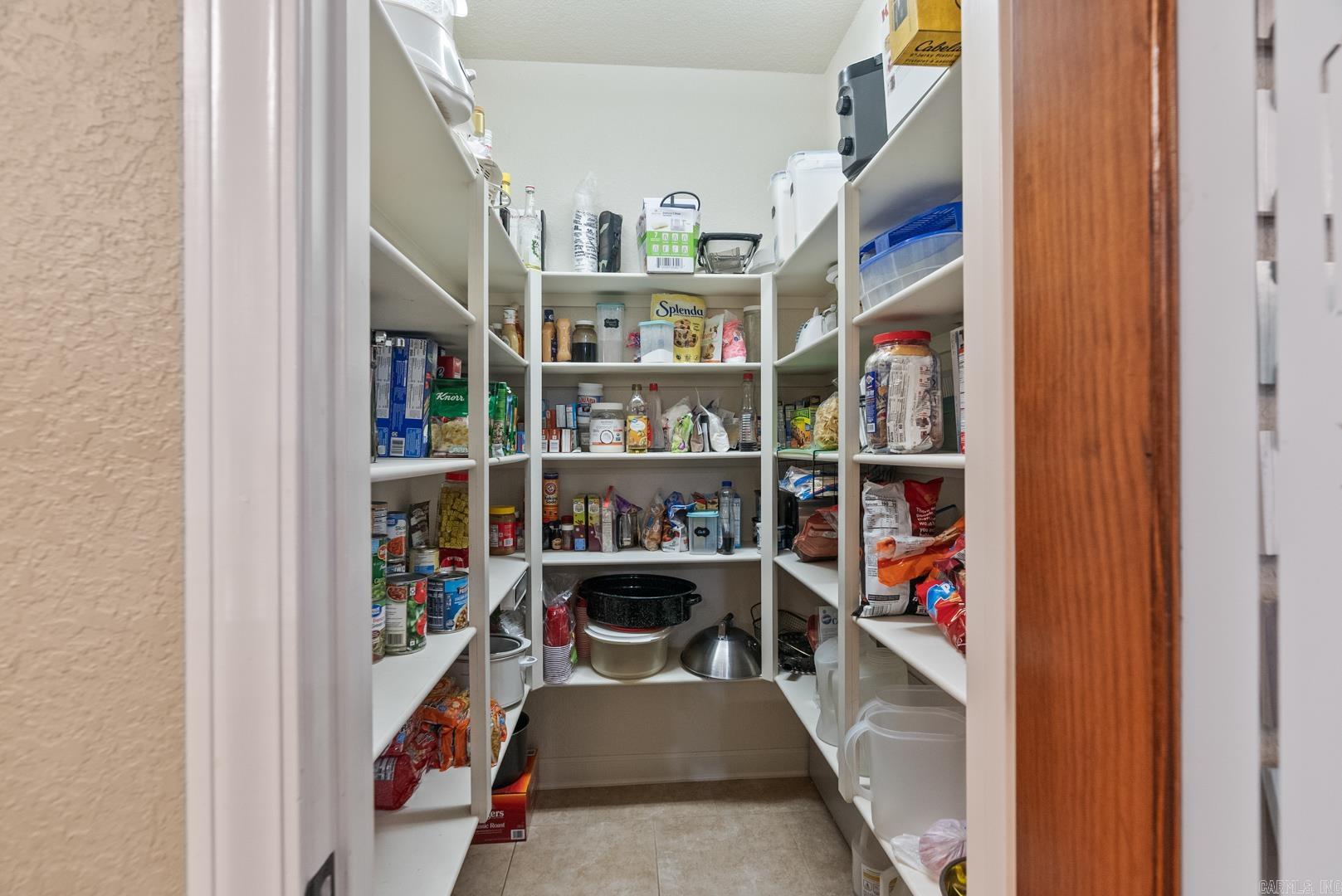 2406 Lakewood Circle