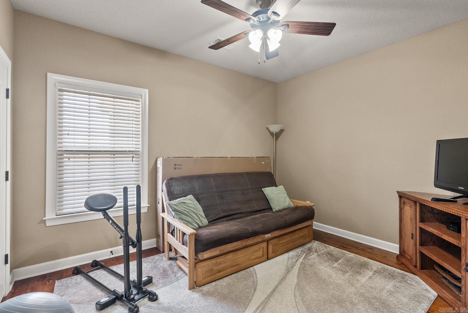 2406 Lakewood Circle