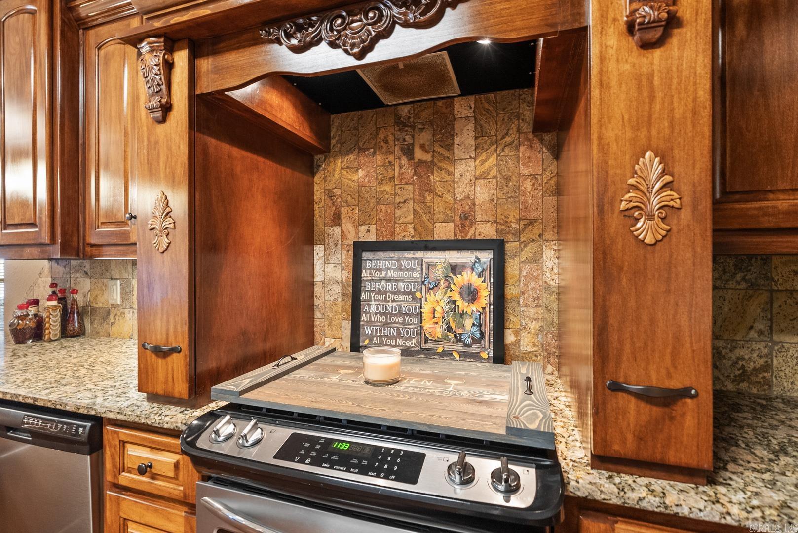 2406 Lakewood Circle