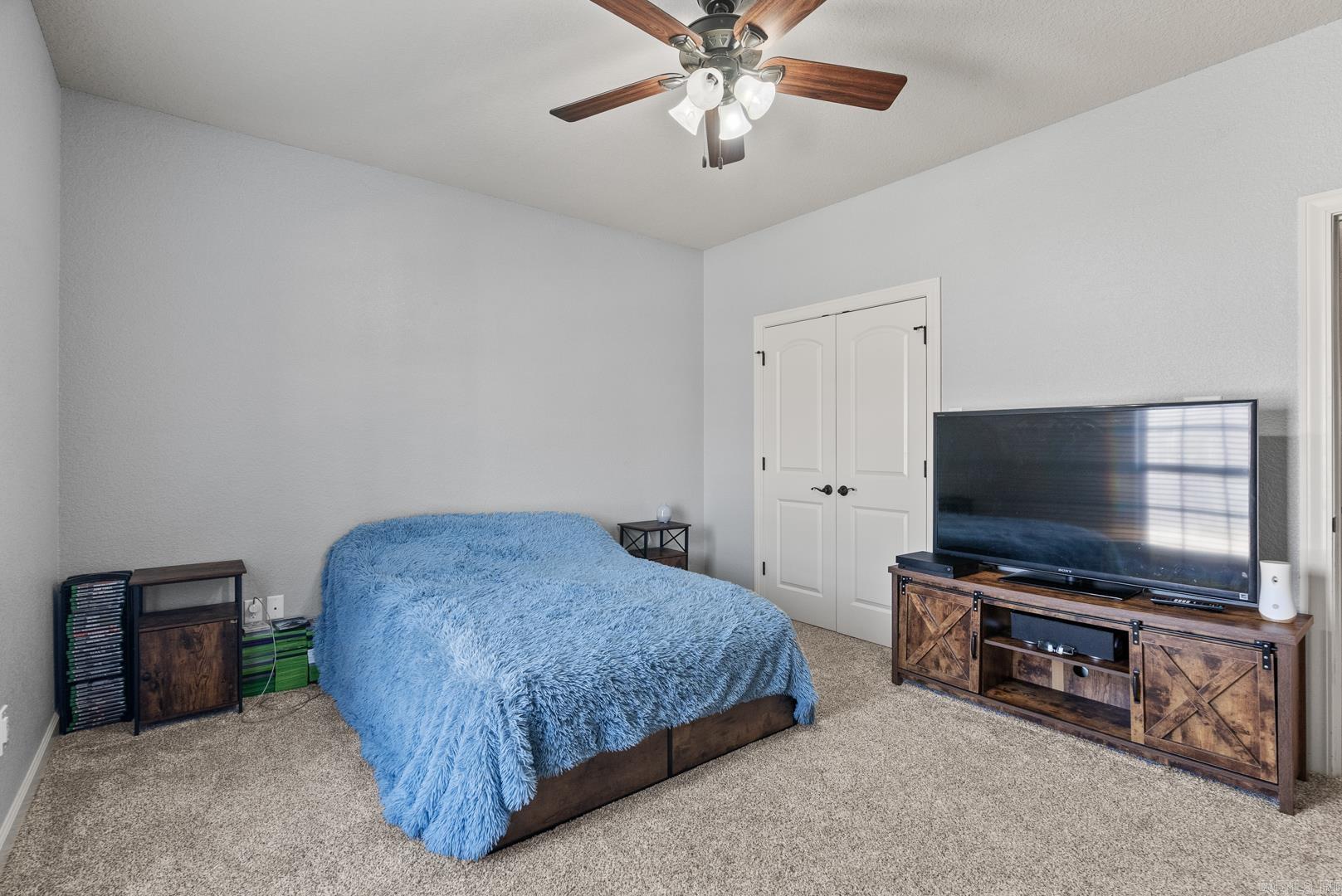 2406 Lakewood Circle