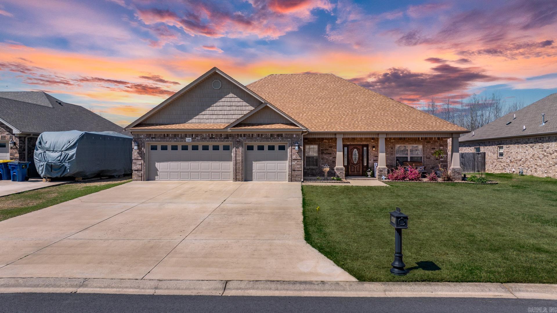 2406 Lakewood Circle