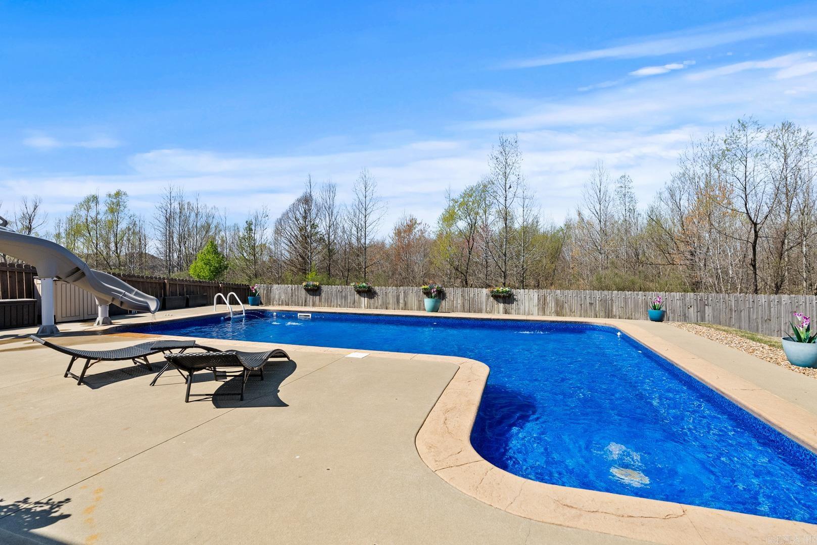 2406 Lakewood Circle