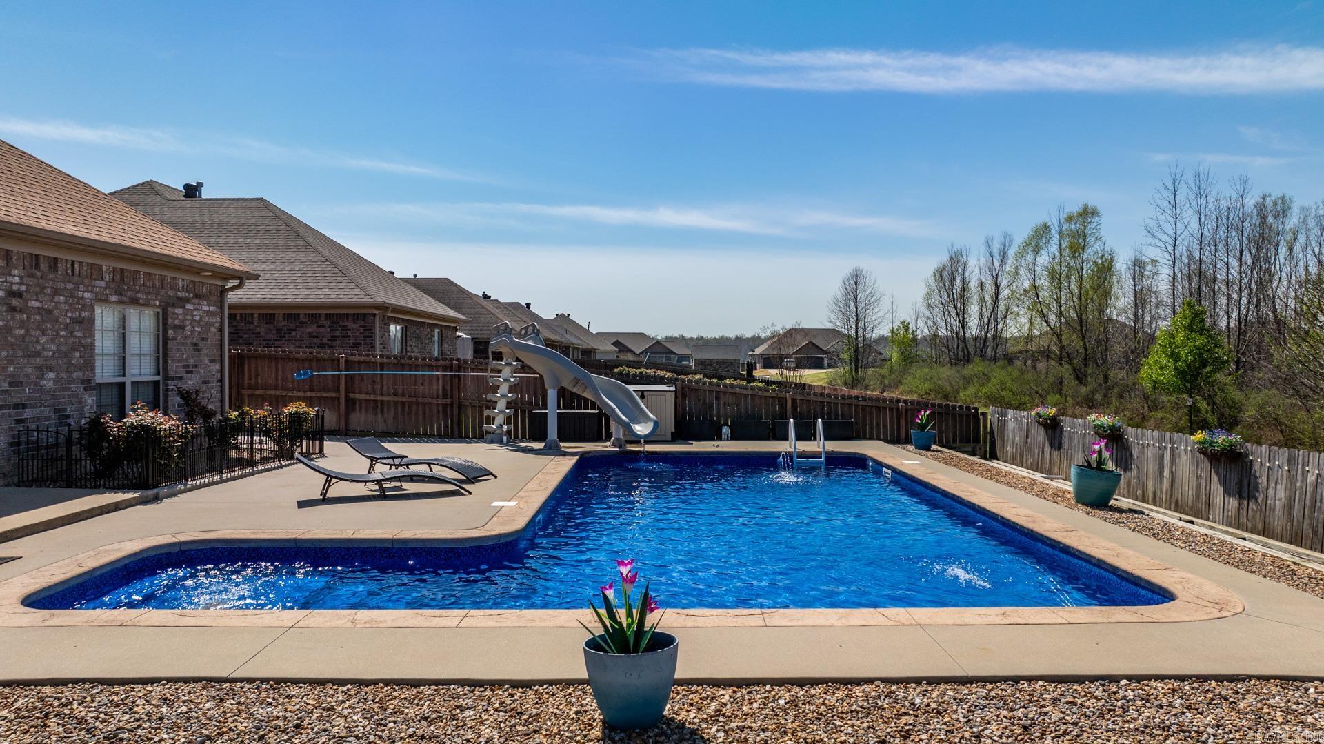 2406 Lakewood Circle