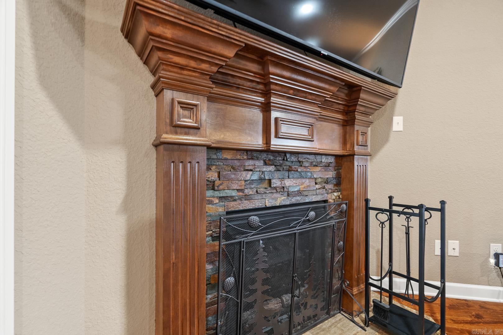 2406 Lakewood Circle