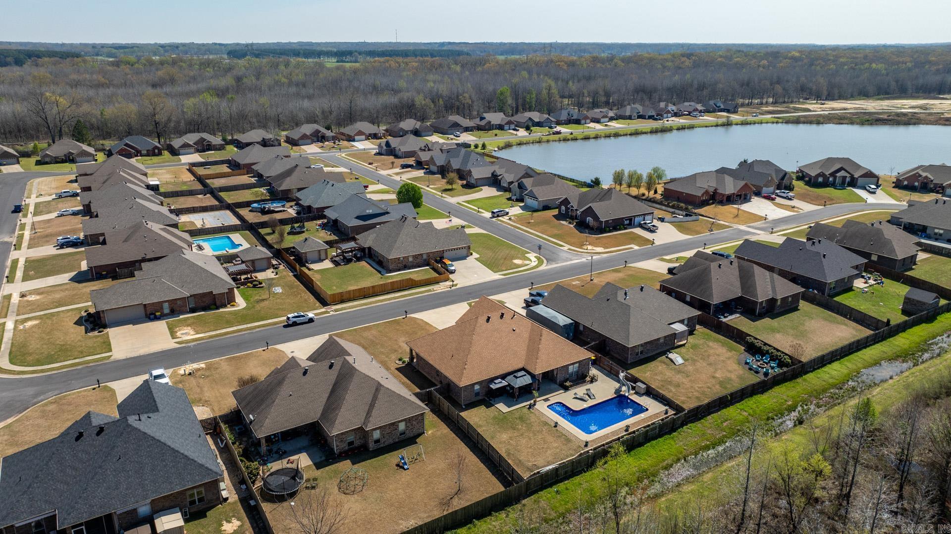 2406 Lakewood Circle