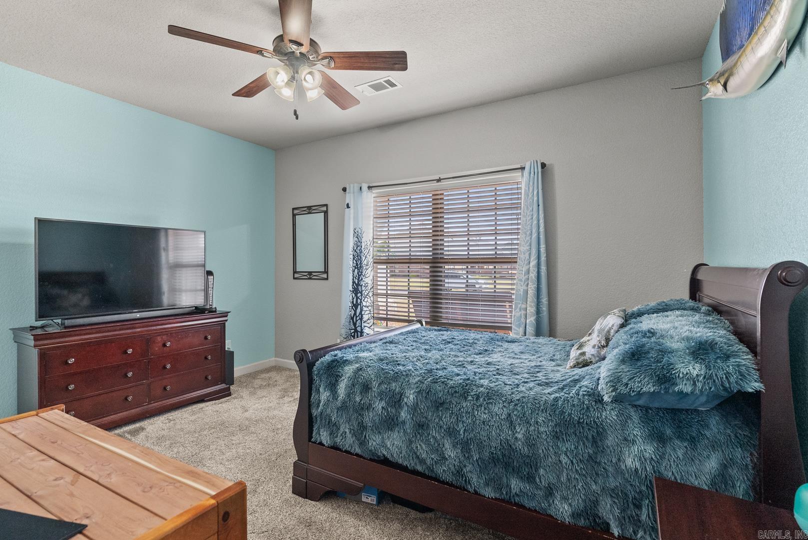 2406 Lakewood Circle