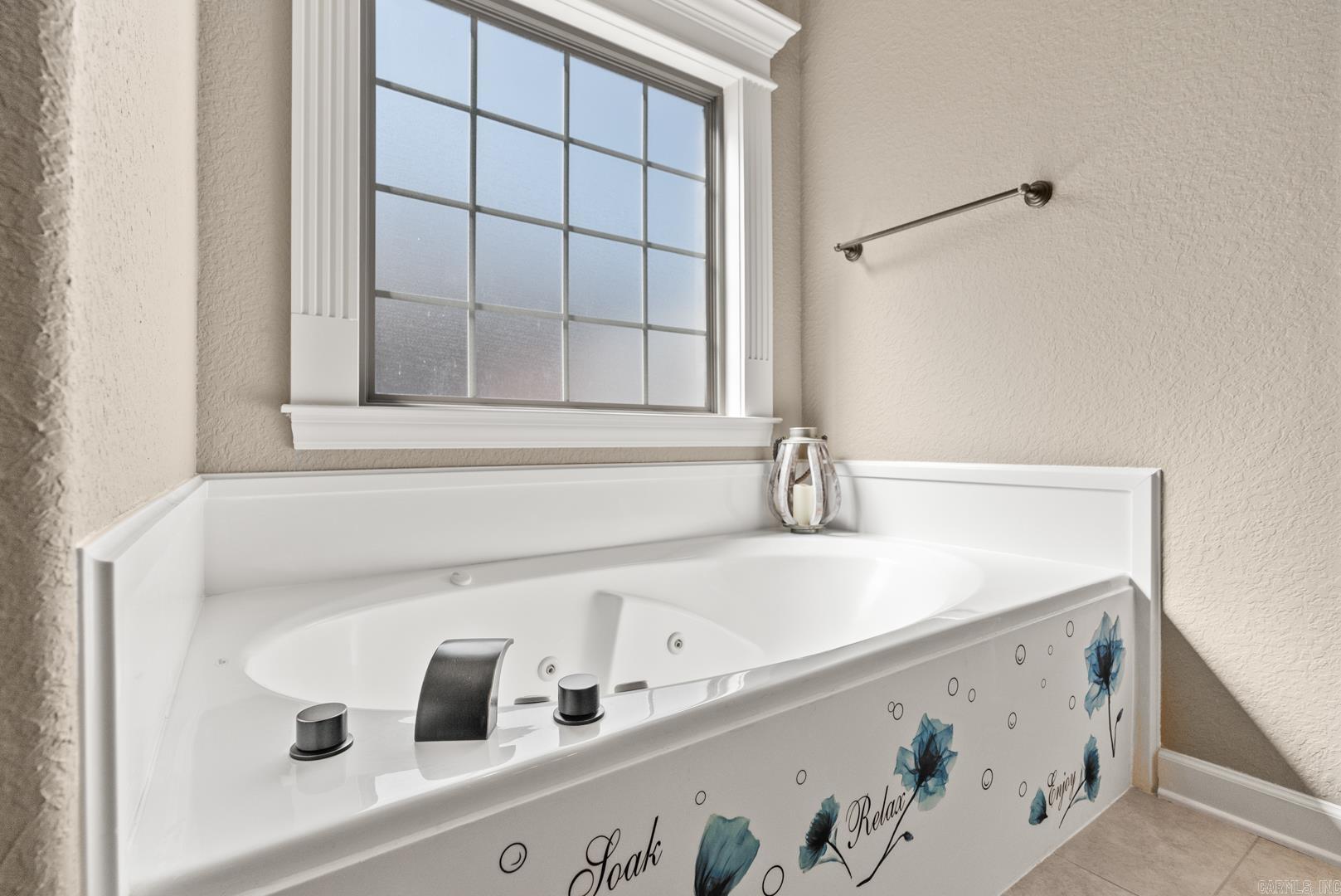 2406 Lakewood Circle