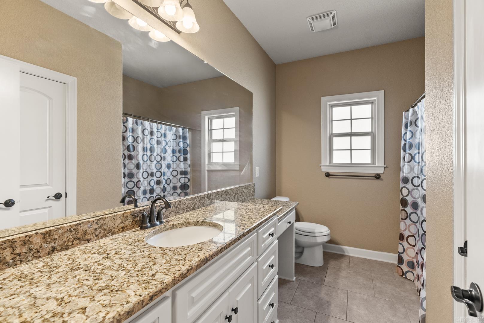 2406 Lakewood Circle