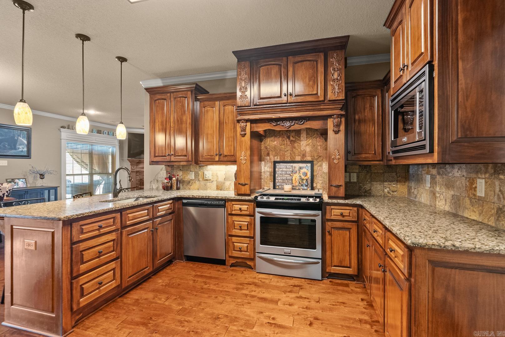 2406 Lakewood Circle