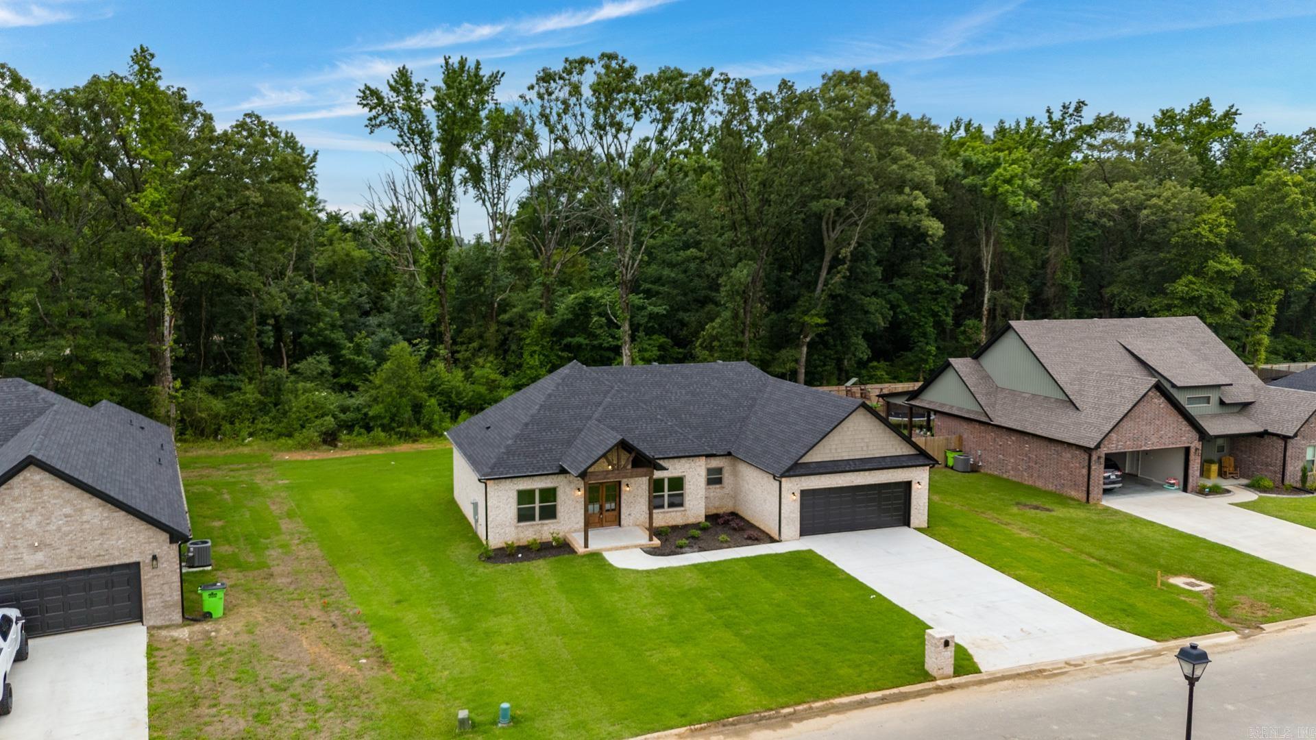 211 Heather Loop