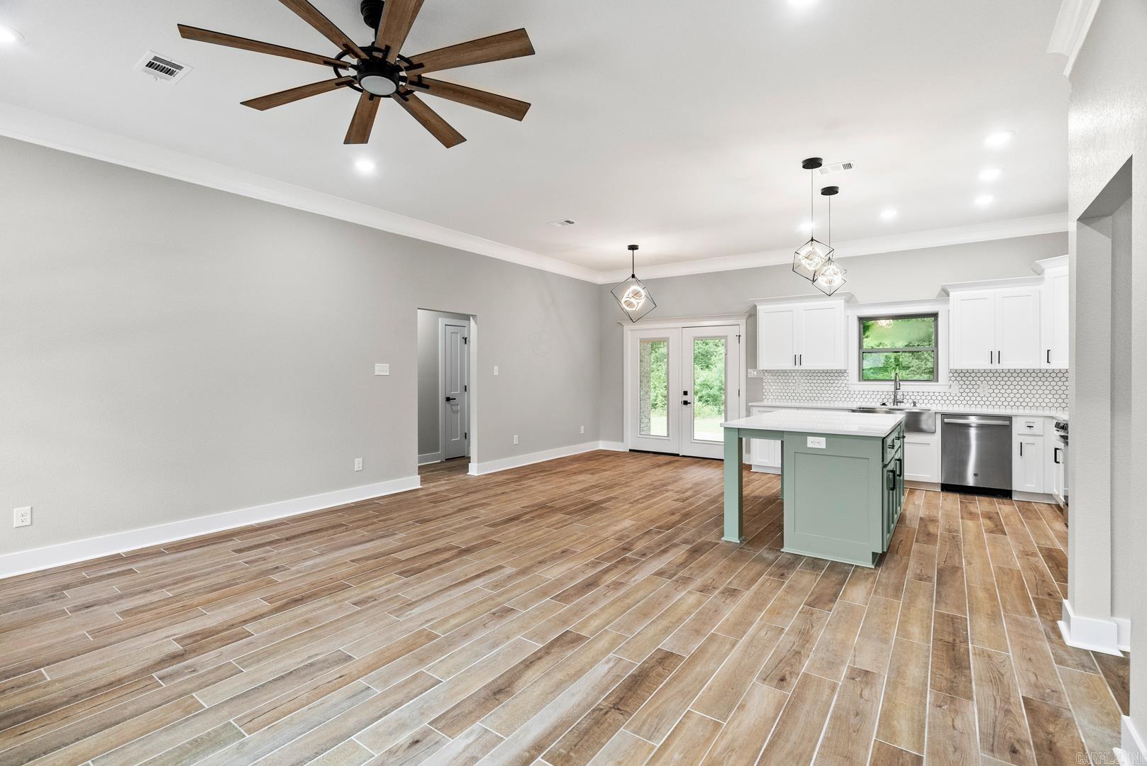 211 Heather Loop