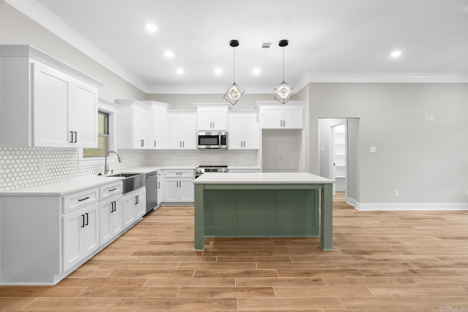 211 Heather Loop