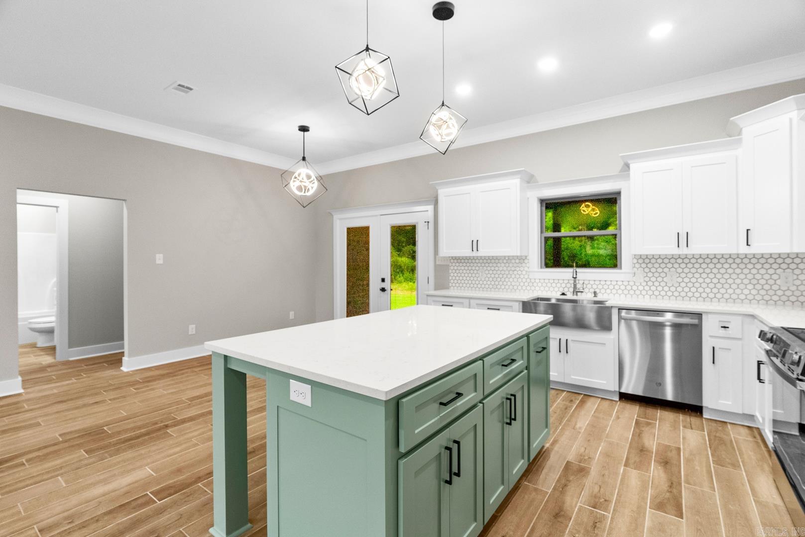 211 Heather Loop