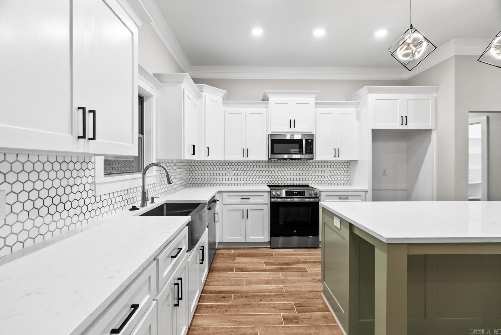 211 Heather Loop