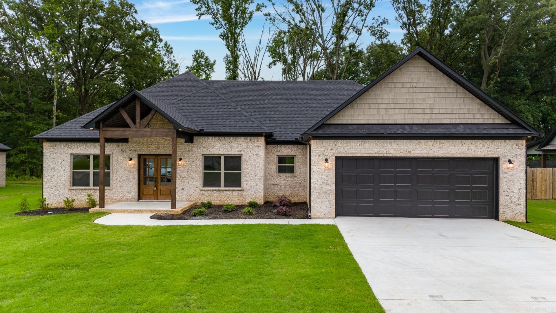 211 Heather Loop