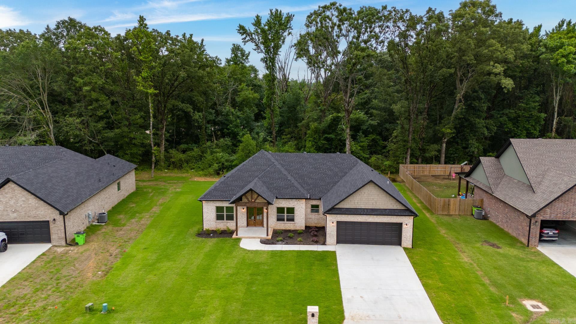211 Heather Loop