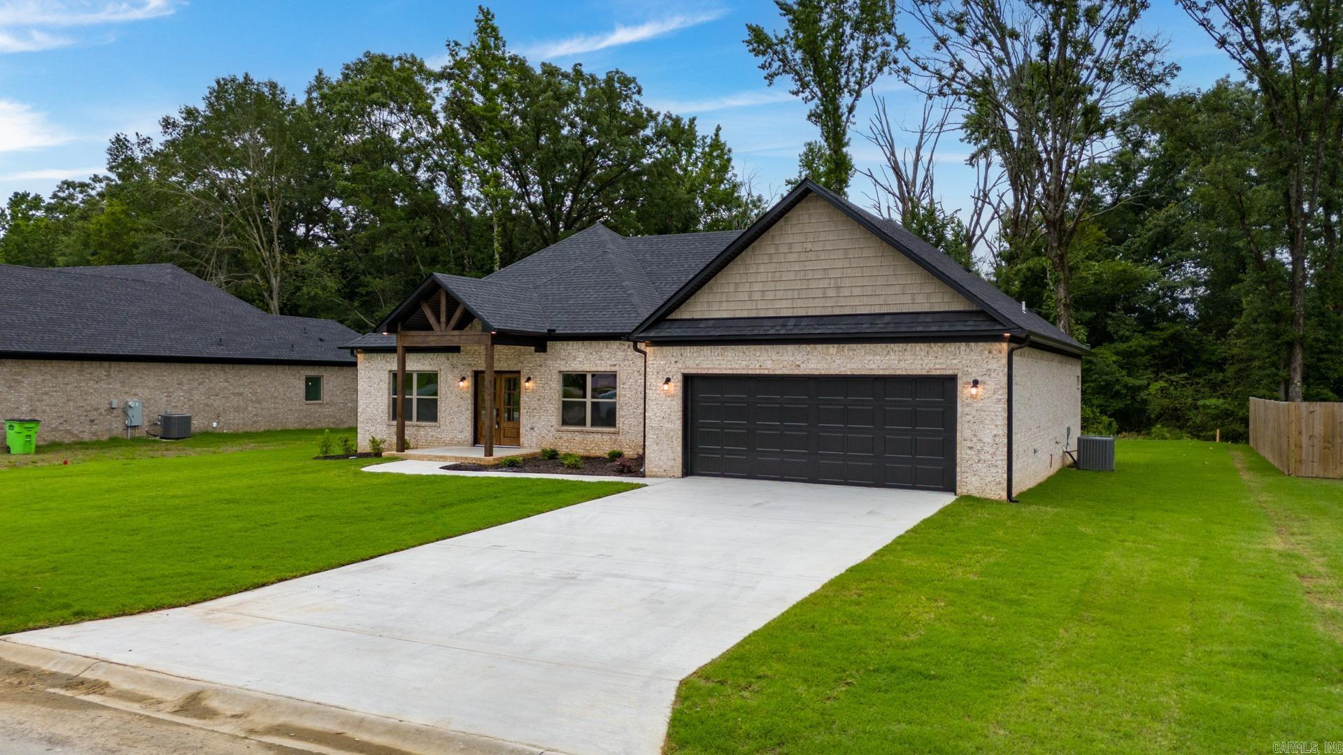 211 Heather Loop