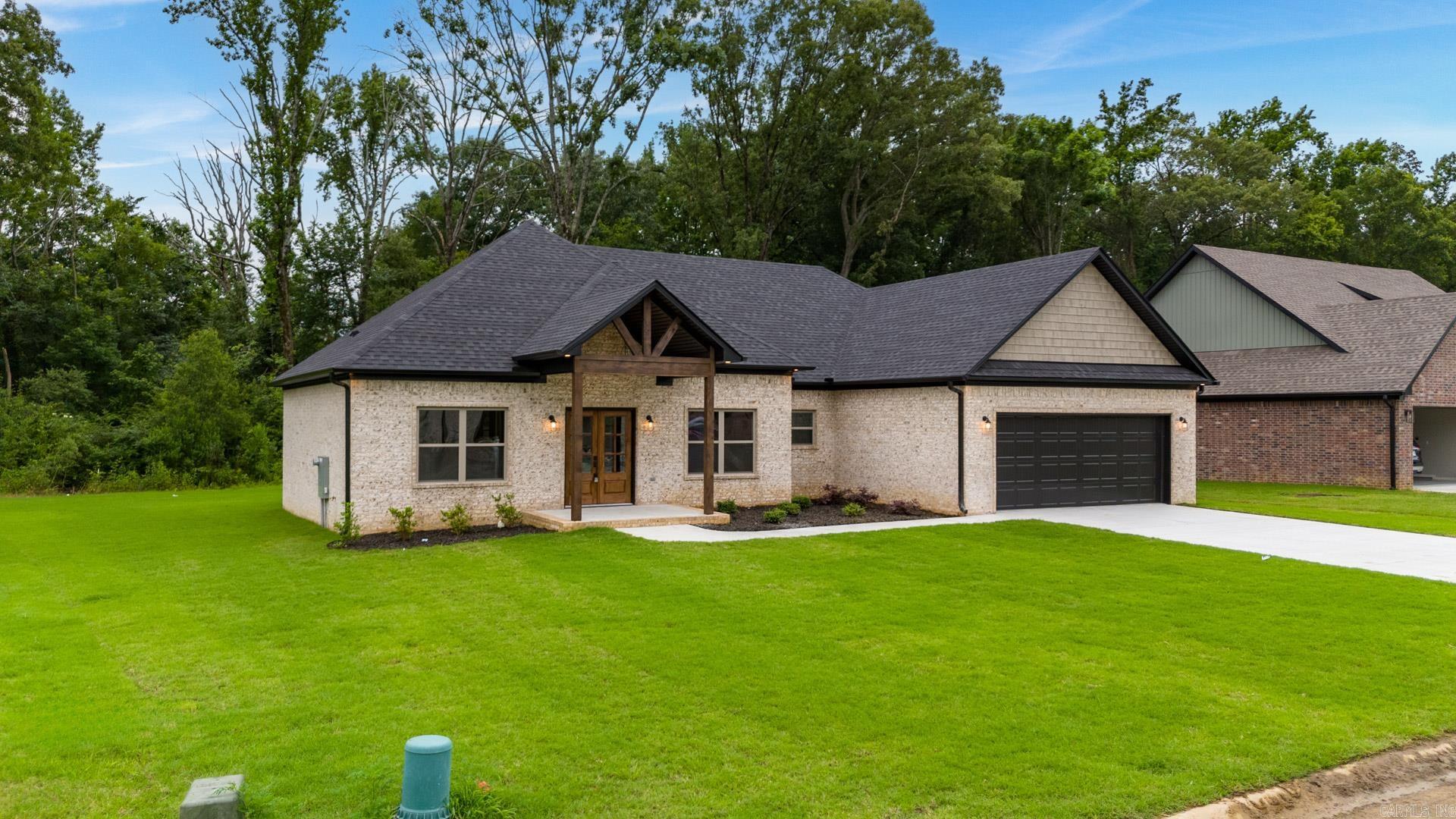 211 Heather Loop