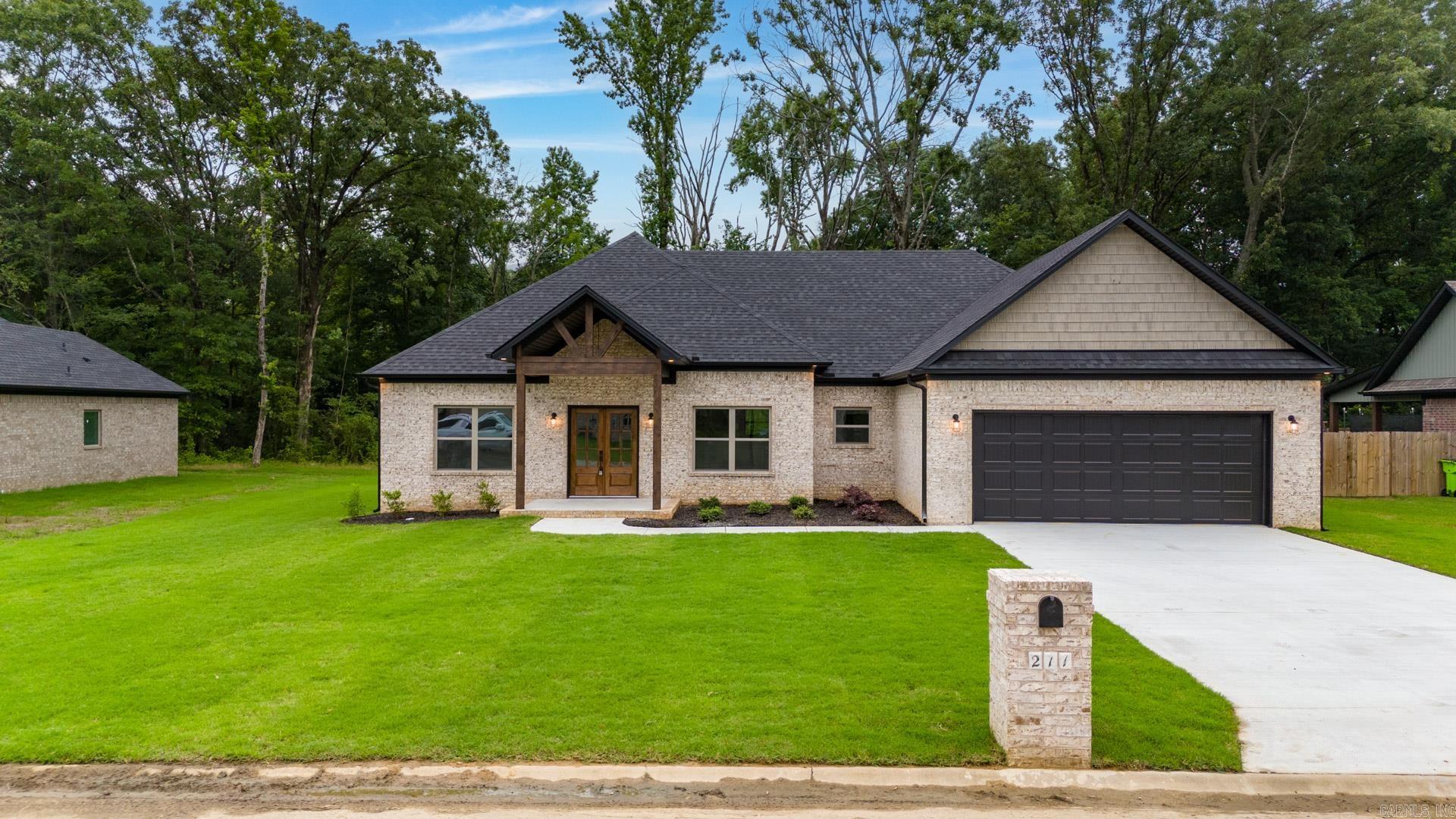 211 Heather Loop