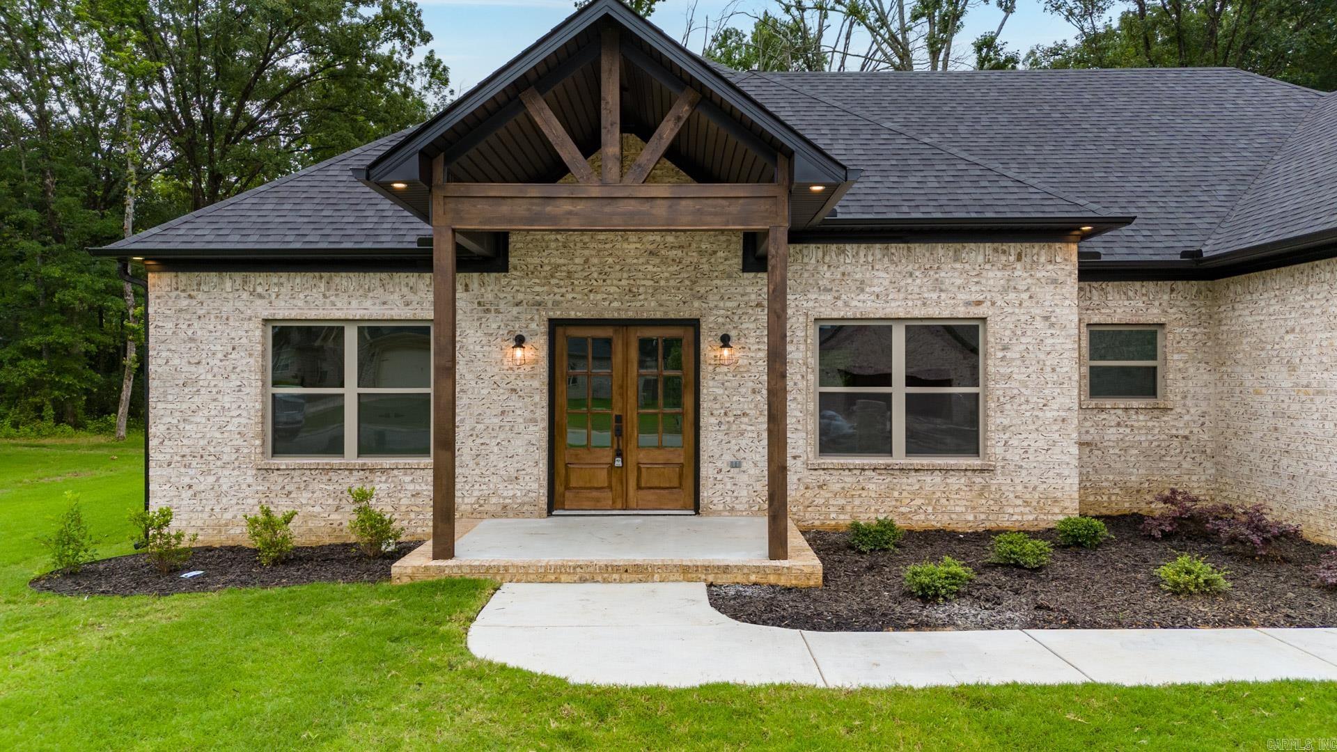 211 Heather Loop
