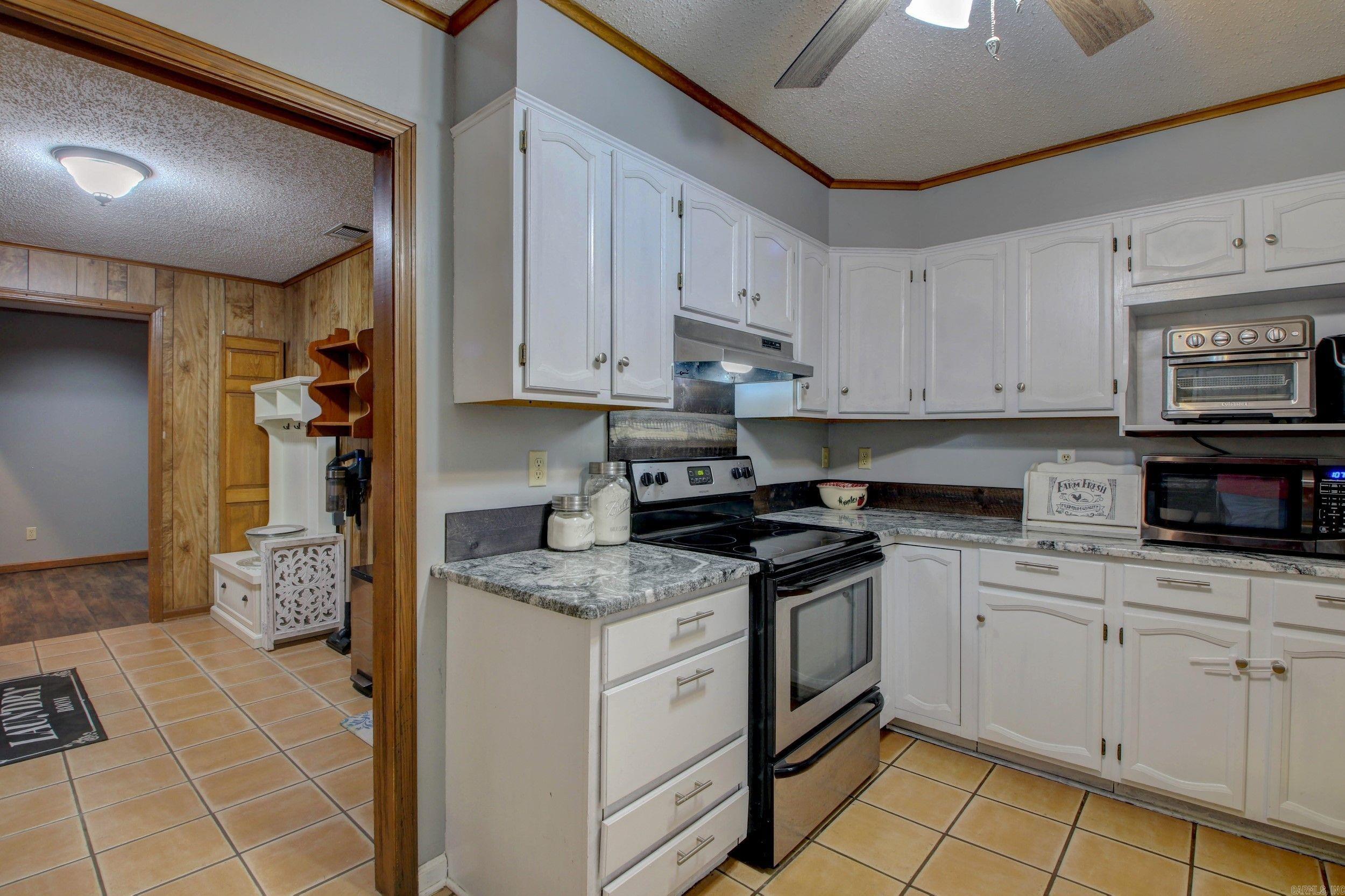12719 Grassy Drive
