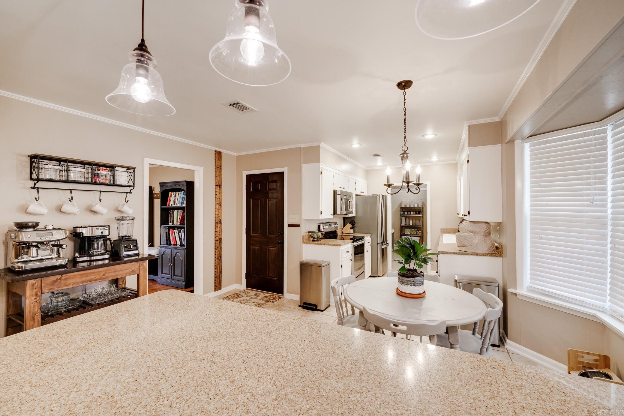 6 E Post Oak Drive