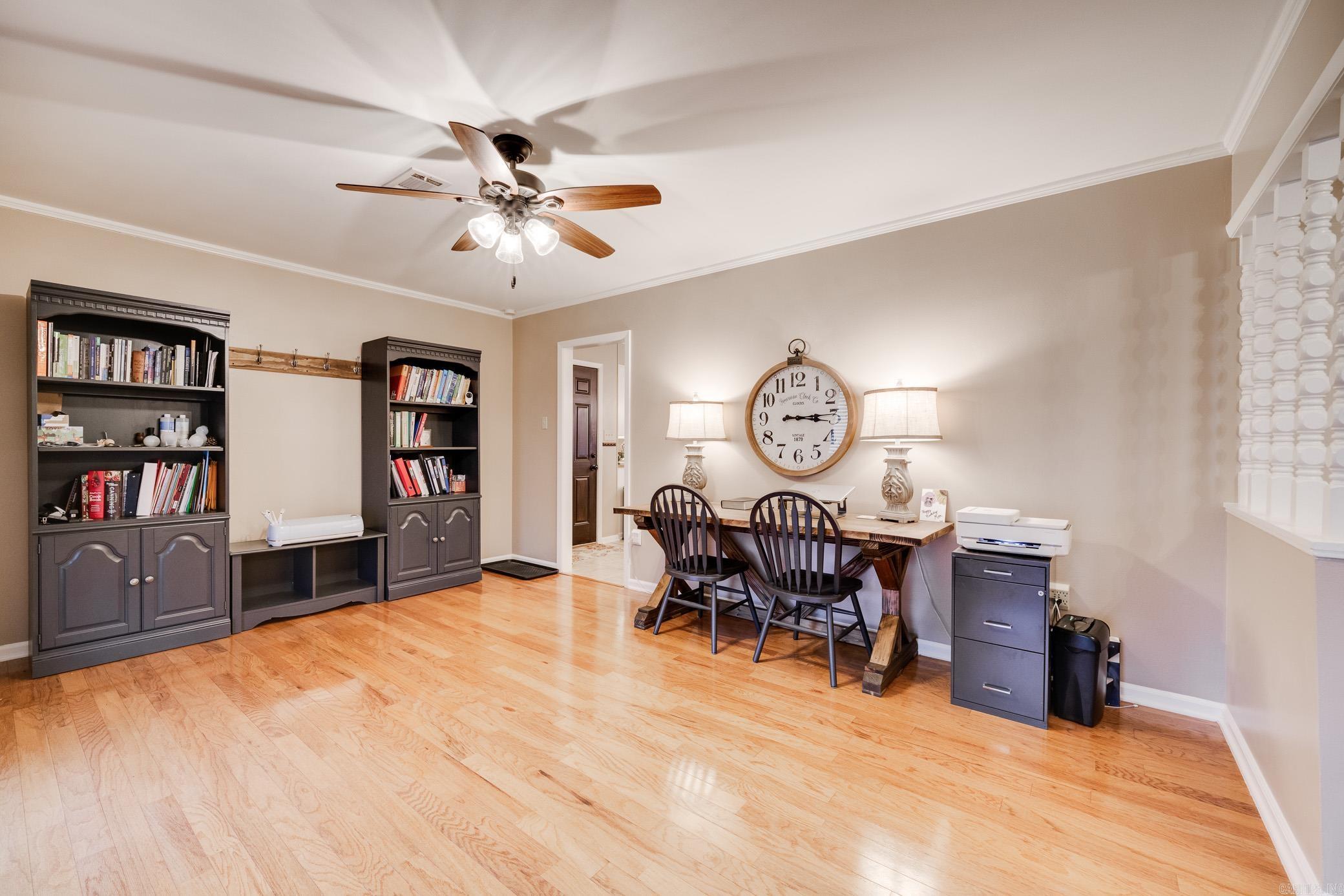 6 E Post Oak Drive